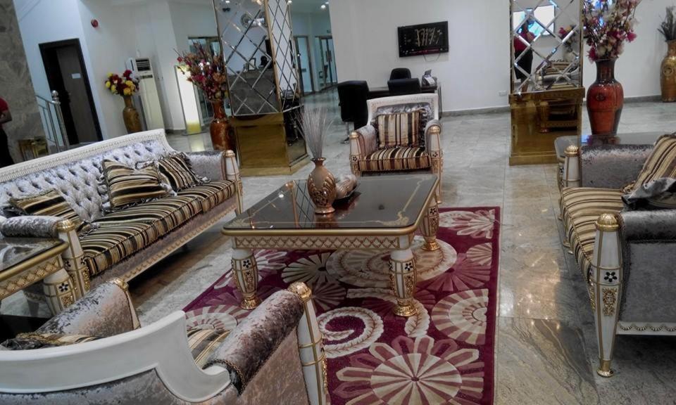 Immaculate Royal Int'L Hotel Owerri Eksteriør billede