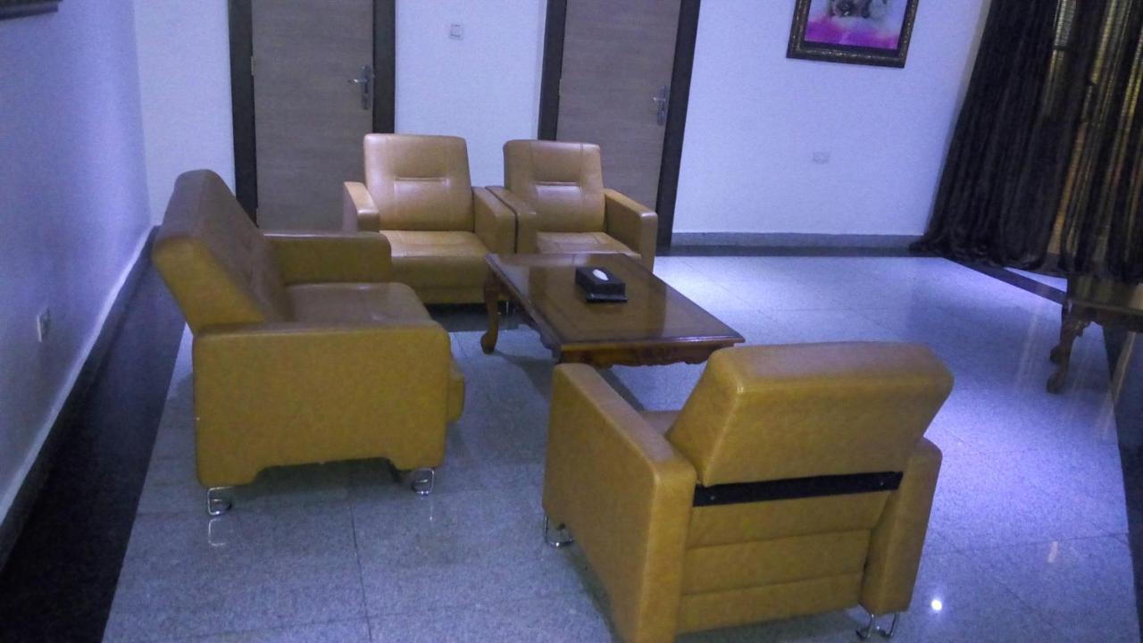 Immaculate Royal Int'L Hotel Owerri Eksteriør billede